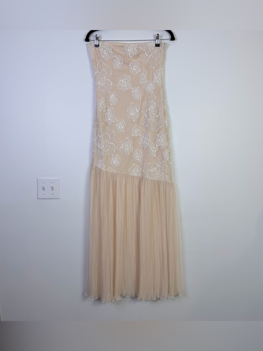 12th Tribe | Daylight Blush Embroidered Maxi Dress M NWT - Picture 5 of 13